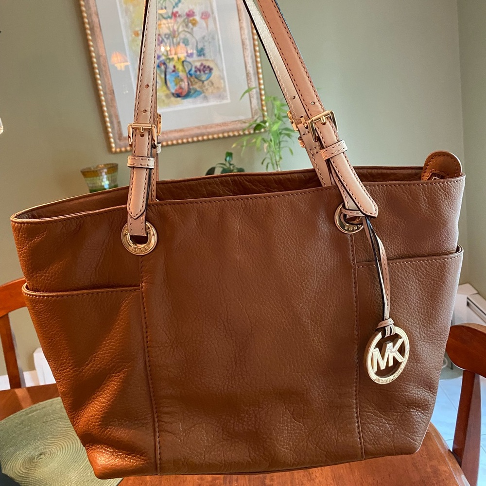 Like New Michael Kors Jet Set Brown Soft Leather Tote Shoulder Bag